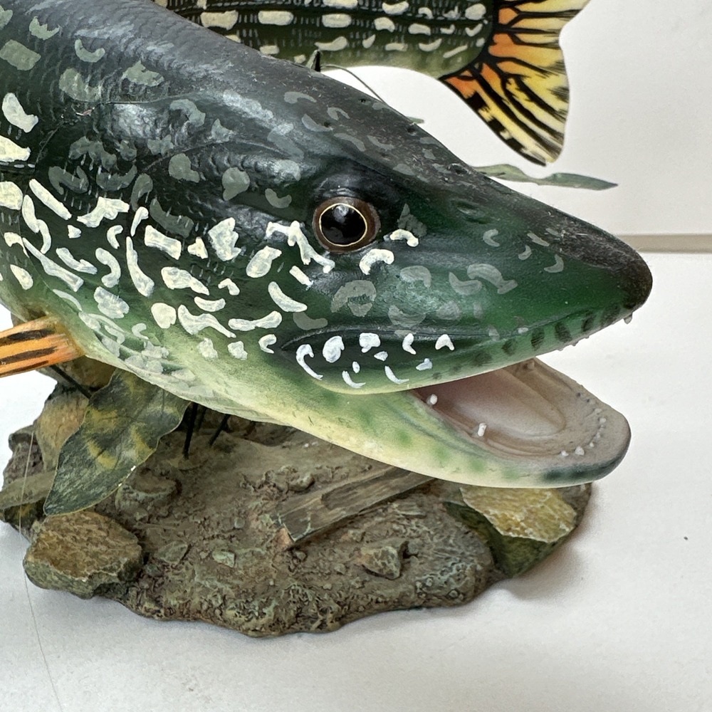 Danbury Mint George Kruth Great Northern Pike Fish Figurine Small Chip - Picture 2 of 16